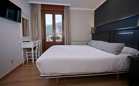 Hostal Lola