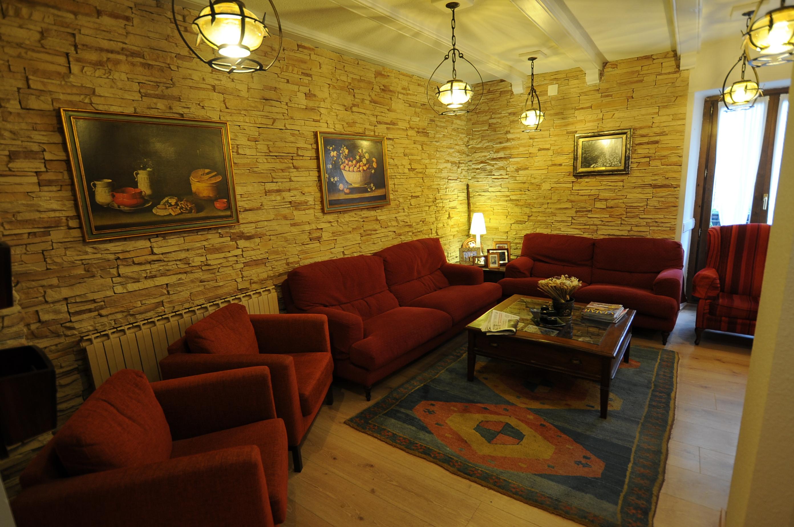 Hostal Lola Isaba Exterior foto
